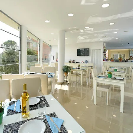 Palapart Gikas Suites And Studios Apartment *