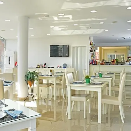 Palapart Gikas Suites And Studios *